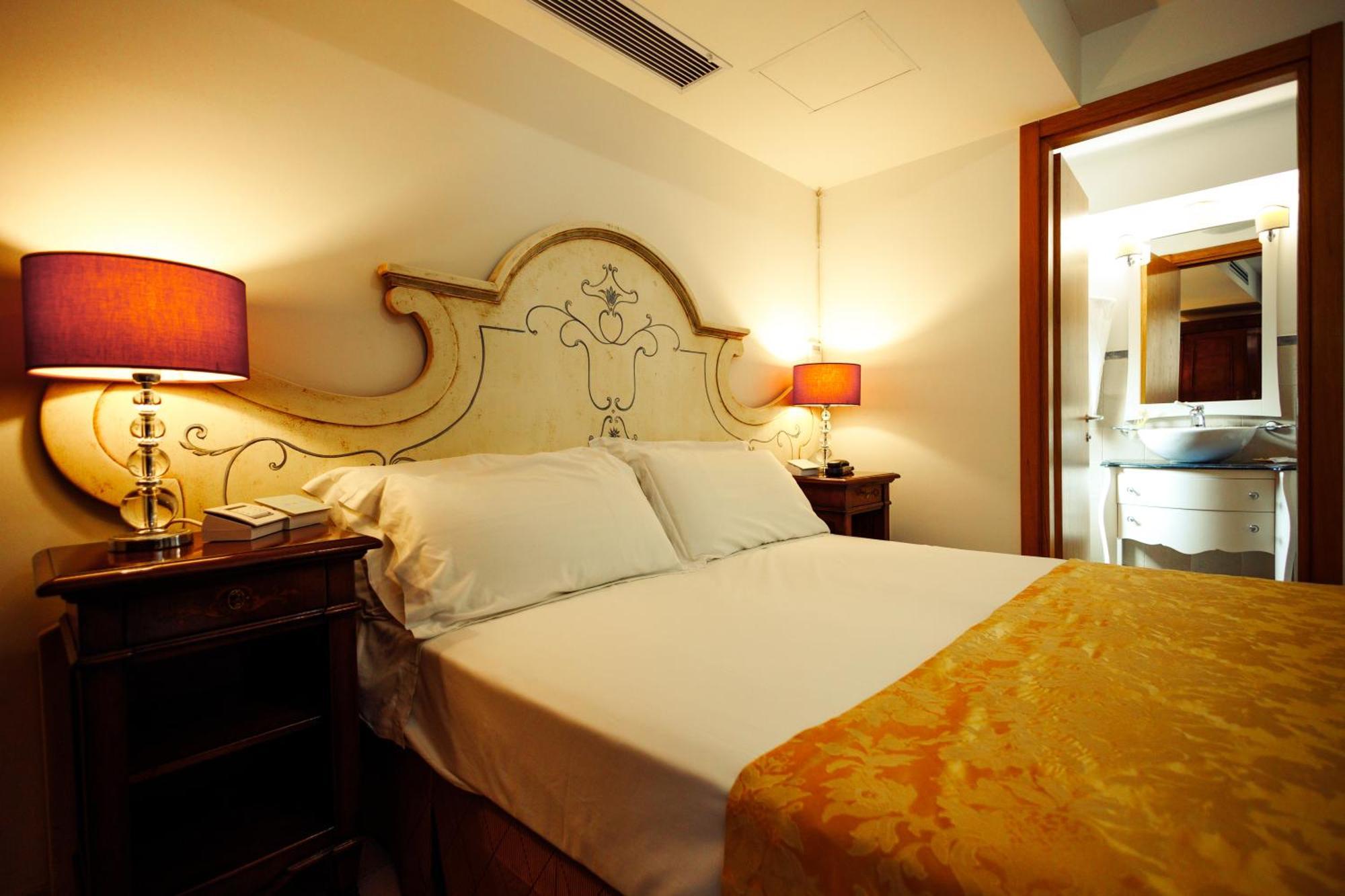 Vico Regio Hotel Casarano Kültér fotó